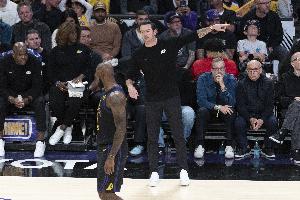 NBA雄鹿vs国王在线观看_NBA雄鹿vs国王在线观看在线观看_免费看直播